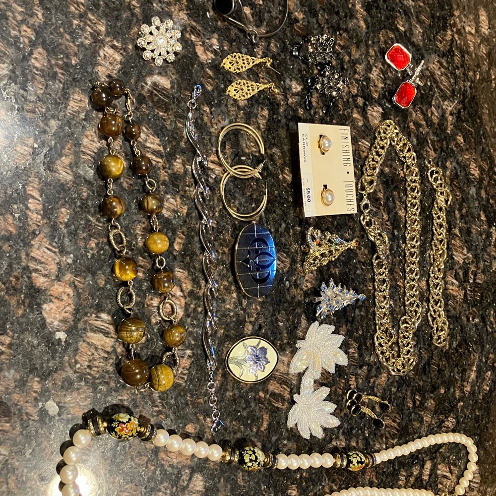 Jewelry box clean out Lot